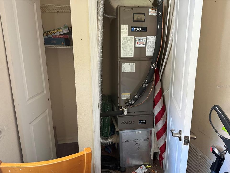 For Sale: $165,000 (3 beds, 2 baths, 1000 Square Feet)