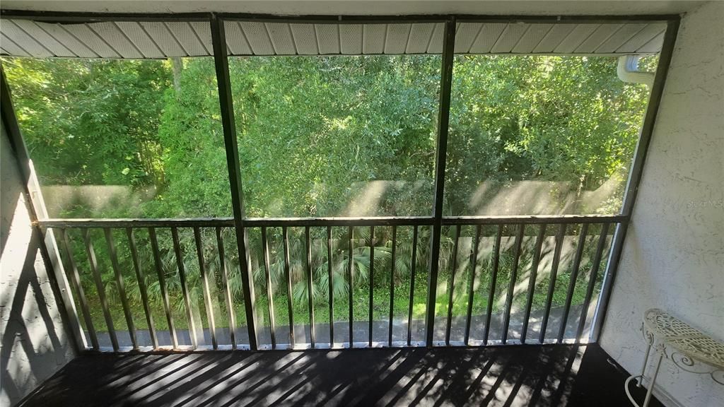 For Sale: $165,000 (2 beds, 2 baths, 979 Square Feet)