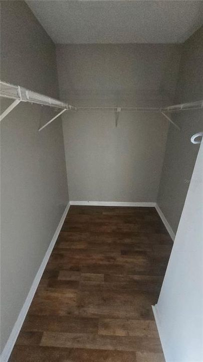 For Sale: $165,000 (2 beds, 2 baths, 979 Square Feet)