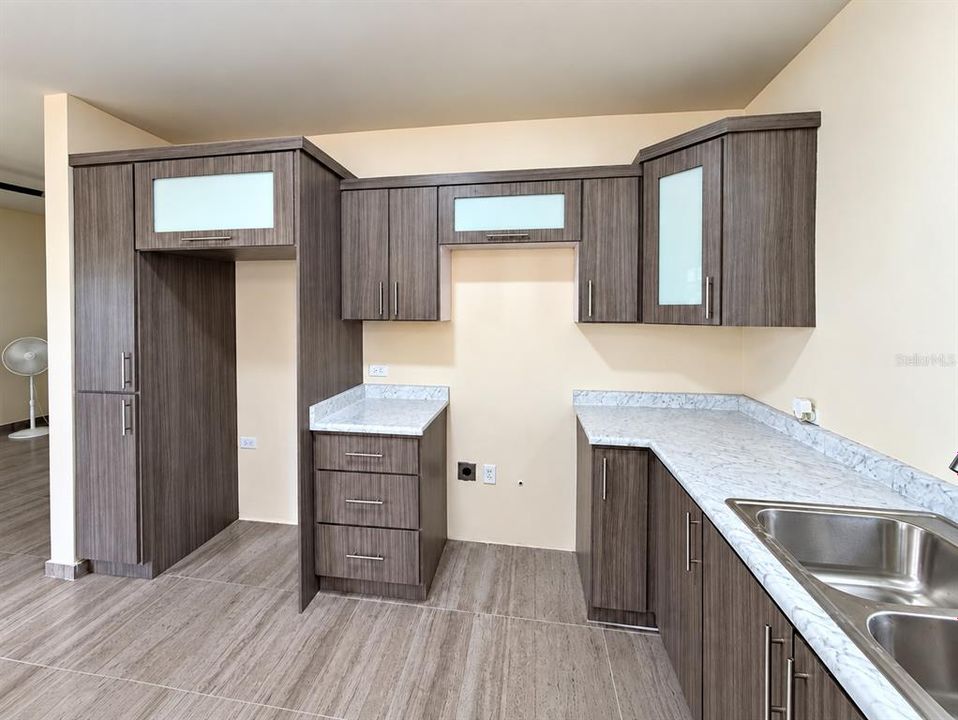 For Sale: $239,000 (2 beds, 1 baths, 1080 Square Feet)