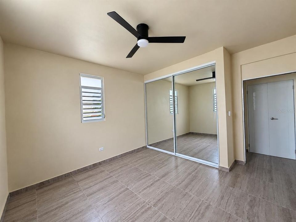 For Sale: $239,000 (2 beds, 1 baths, 1080 Square Feet)
