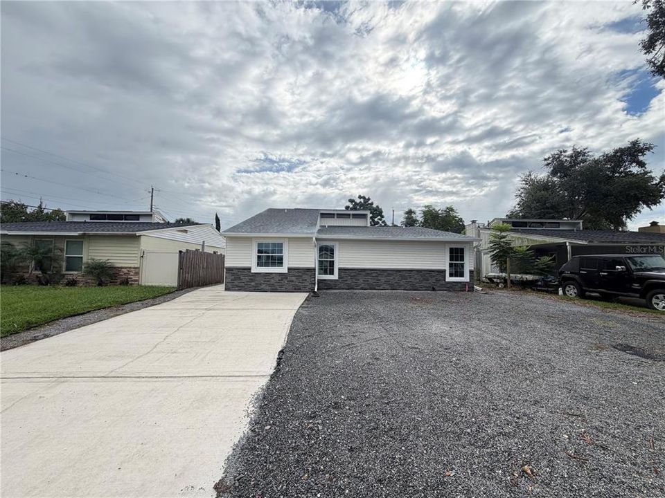 For Sale: $265,000 (3 beds, 2 baths, 1332 Square Feet)