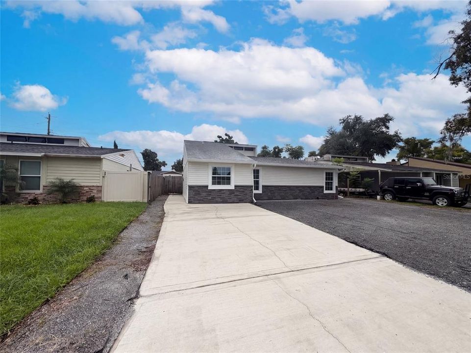 For Sale: $265,000 (3 beds, 2 baths, 1332 Square Feet)