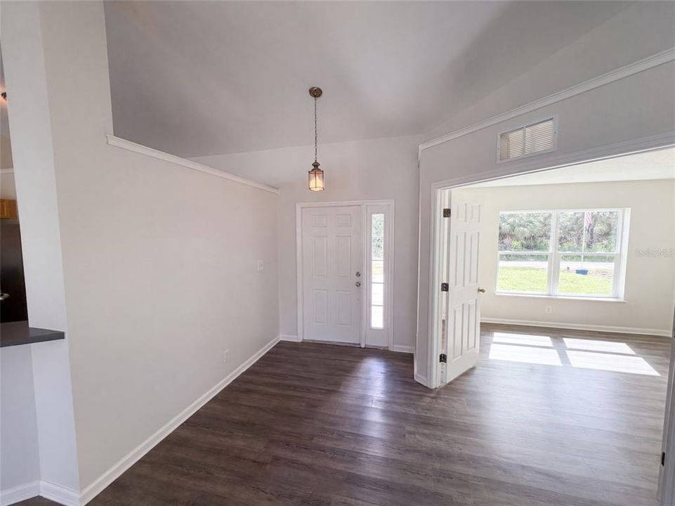 For Sale: $330,000 (3 beds, 2 baths, 1518 Square Feet)