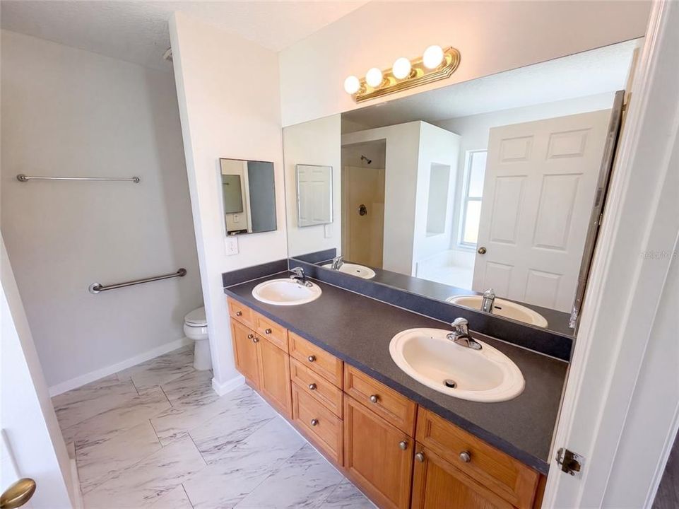 For Sale: $330,000 (3 beds, 2 baths, 1518 Square Feet)