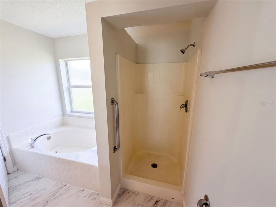 For Sale: $330,000 (3 beds, 2 baths, 1518 Square Feet)