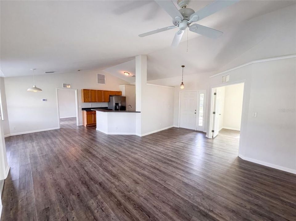 For Sale: $330,000 (3 beds, 2 baths, 1518 Square Feet)