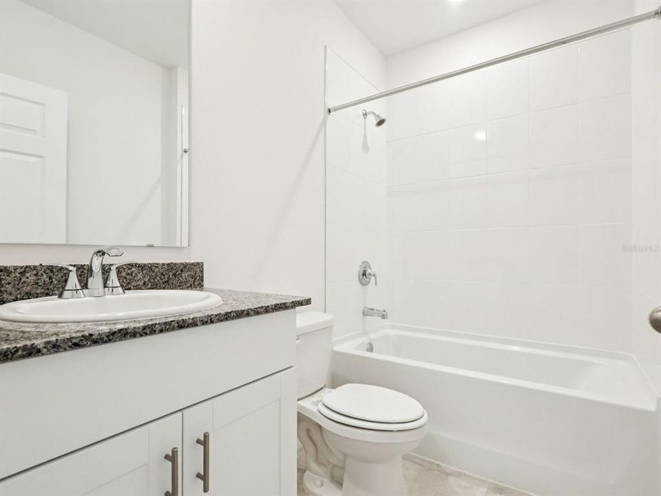 For Sale: $349,000 (4 beds, 3 baths, 2387 Square Feet)