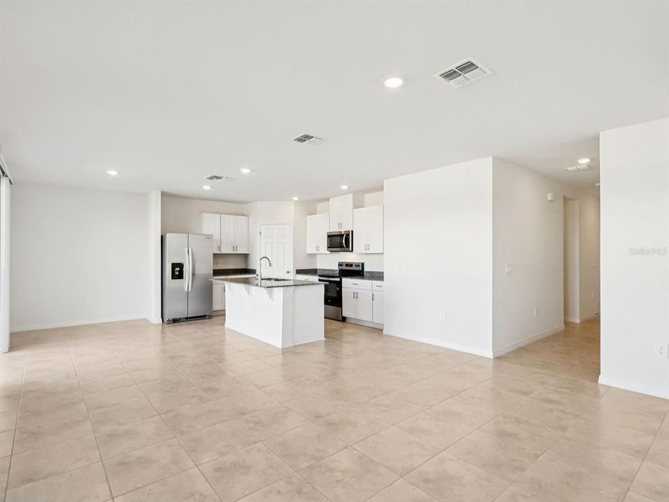 For Sale: $349,000 (4 beds, 3 baths, 2387 Square Feet)