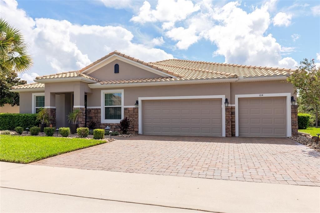 Active With Contract: $540,000 (4 beds, 3 baths, 3096 Square Feet)