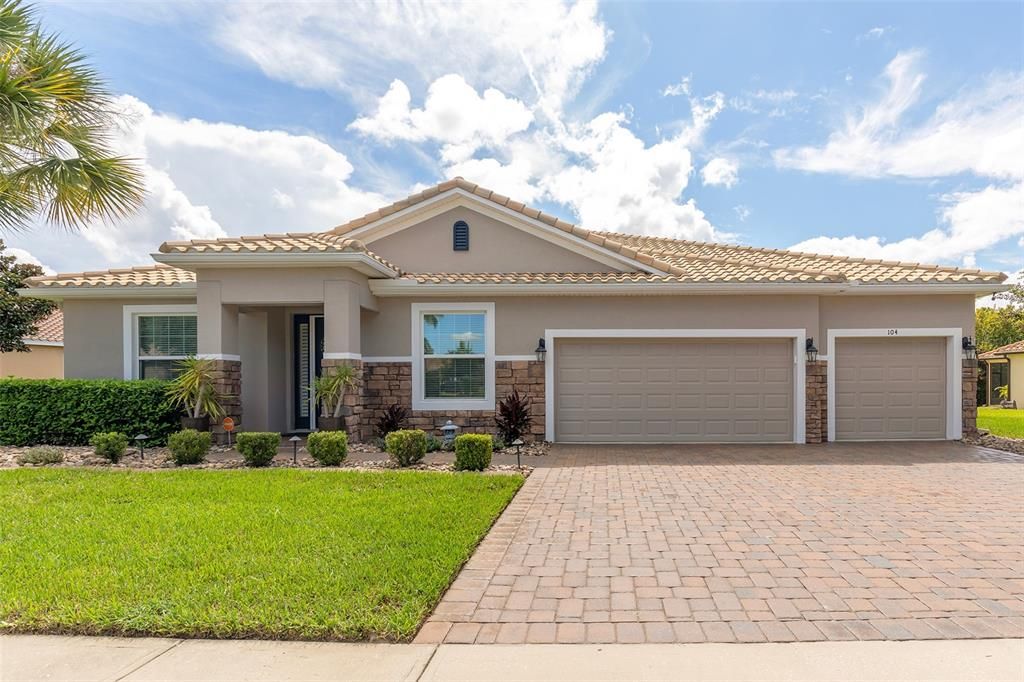 Active With Contract: $540,000 (4 beds, 3 baths, 3096 Square Feet)