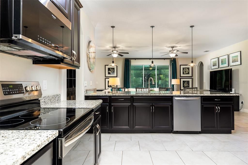 Active With Contract: $540,000 (4 beds, 3 baths, 3096 Square Feet)