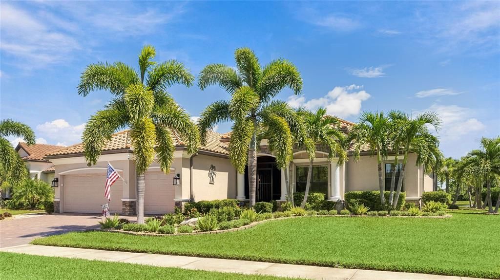 Active With Contract: $799,000 (3 beds, 2 baths, 2365 Square Feet)