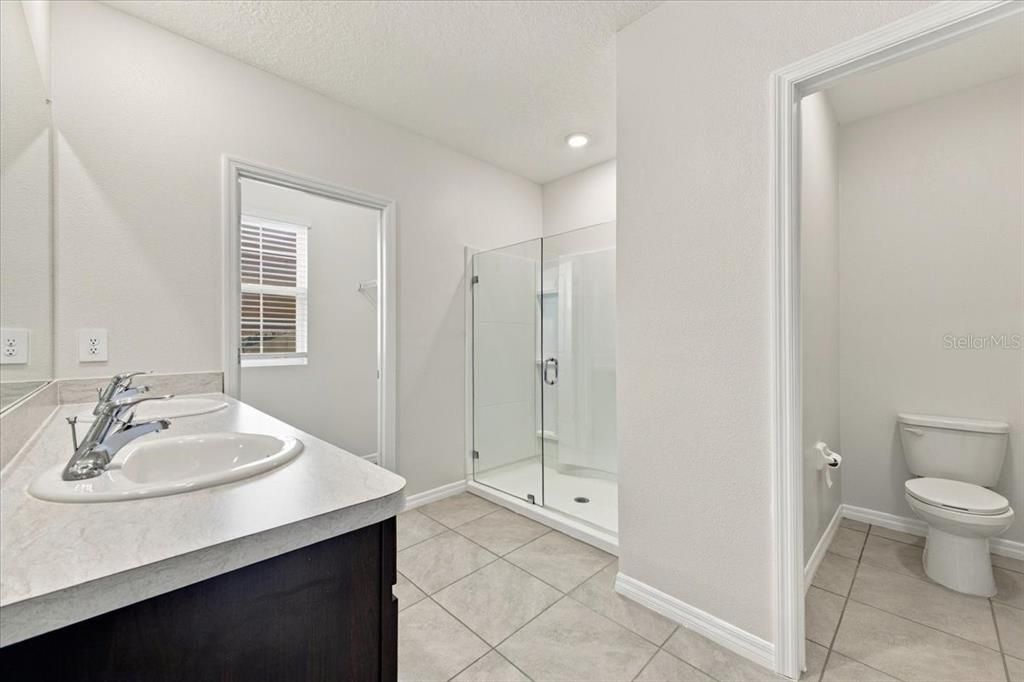 For Rent: $3,300 (5 beds, 3 baths, 2674 Square Feet)