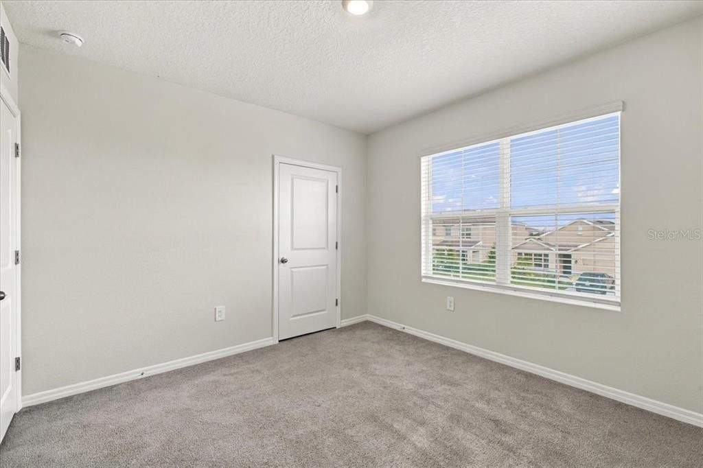 For Rent: $3,300 (5 beds, 3 baths, 2674 Square Feet)
