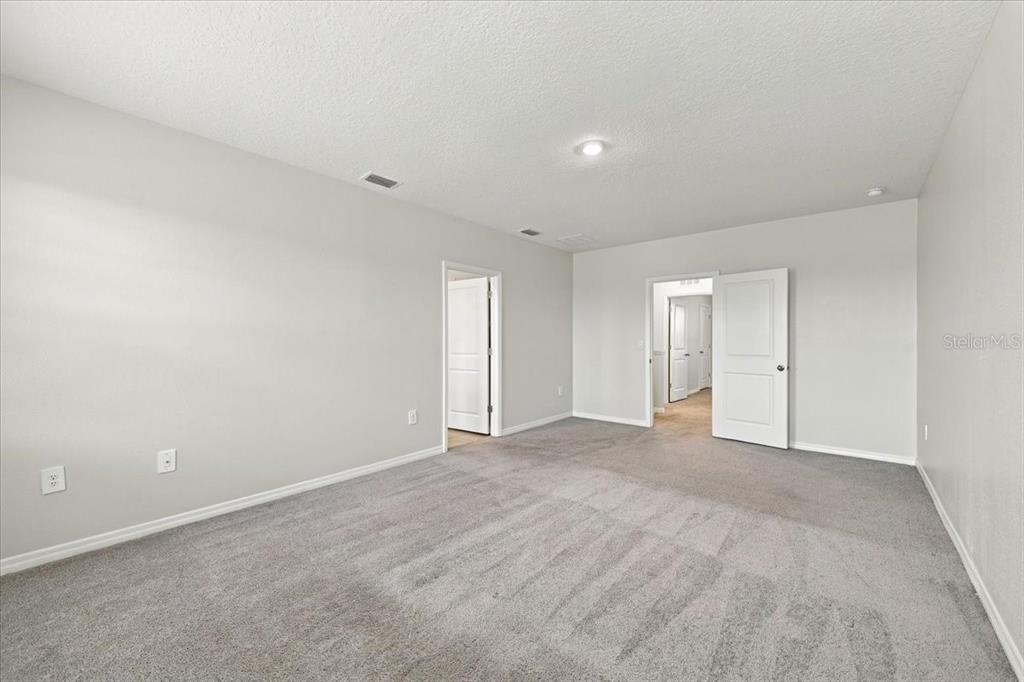 For Rent: $3,300 (5 beds, 3 baths, 2674 Square Feet)