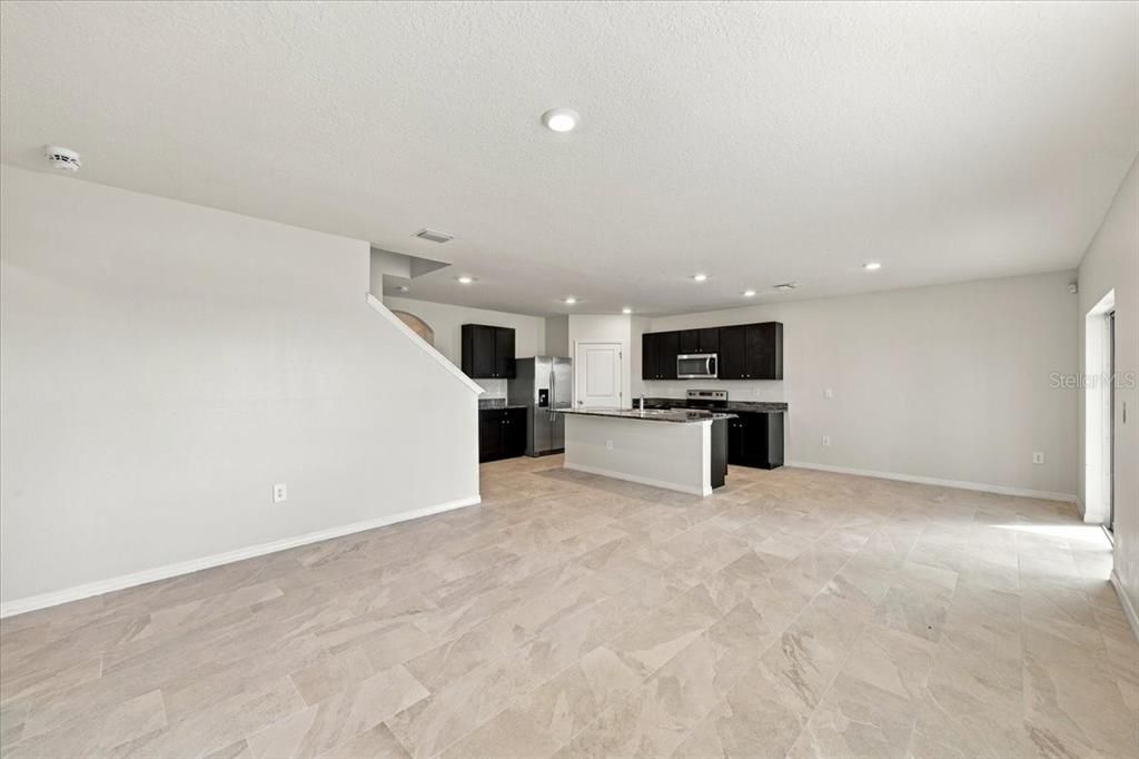 For Rent: $3,300 (5 beds, 3 baths, 2674 Square Feet)
