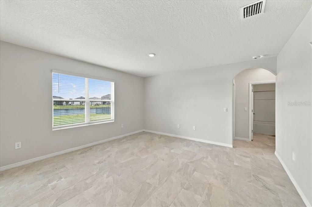 For Rent: $3,300 (5 beds, 3 baths, 2674 Square Feet)
