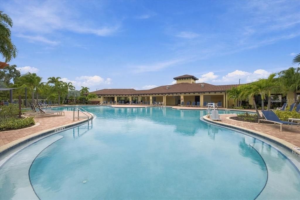 For Rent: $3,300 (5 beds, 3 baths, 2674 Square Feet)