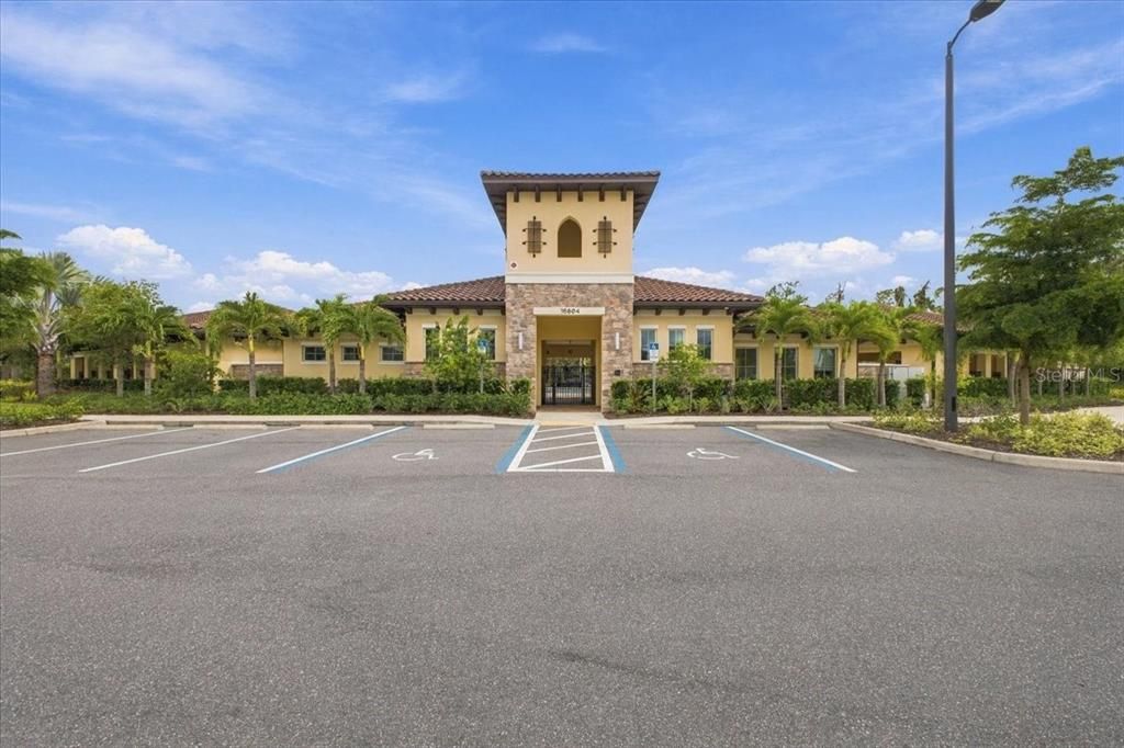 For Rent: $3,300 (5 beds, 3 baths, 2674 Square Feet)