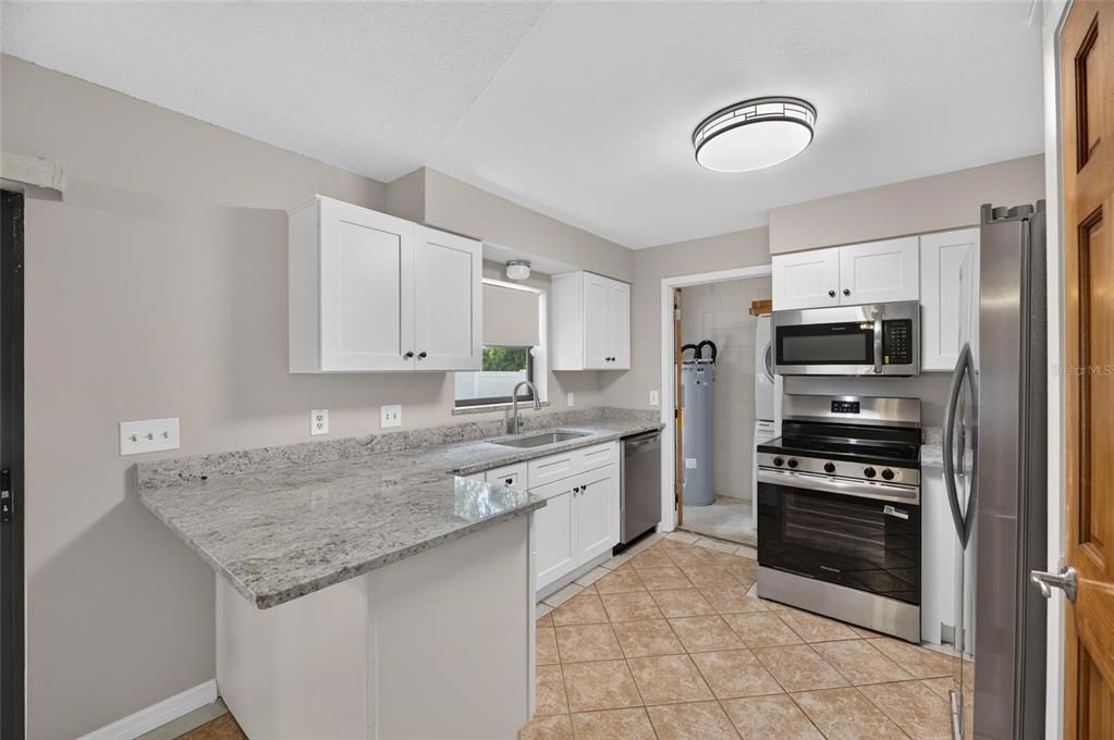 For Sale: $349,900 (3 beds, 2 baths, 1272 Square Feet)