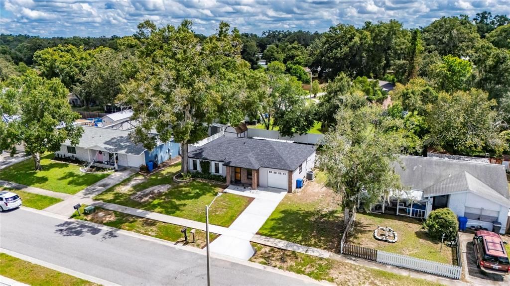 For Sale: $349,900 (3 beds, 2 baths, 1272 Square Feet)