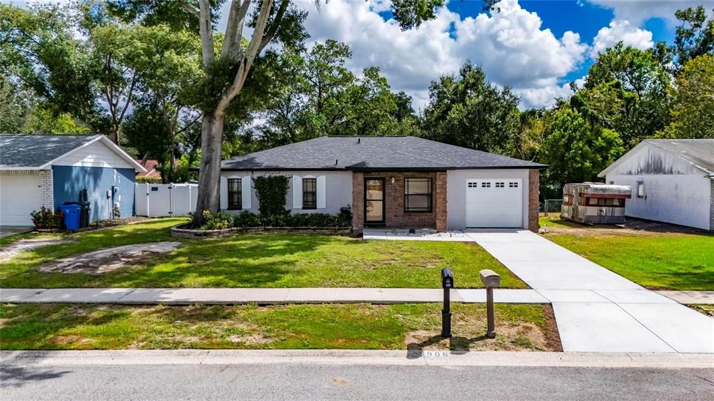 For Sale: $349,900 (3 beds, 2 baths, 1272 Square Feet)