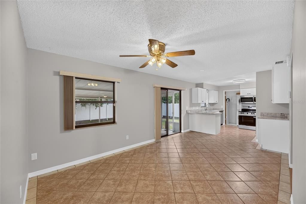 For Sale: $349,900 (3 beds, 2 baths, 1272 Square Feet)