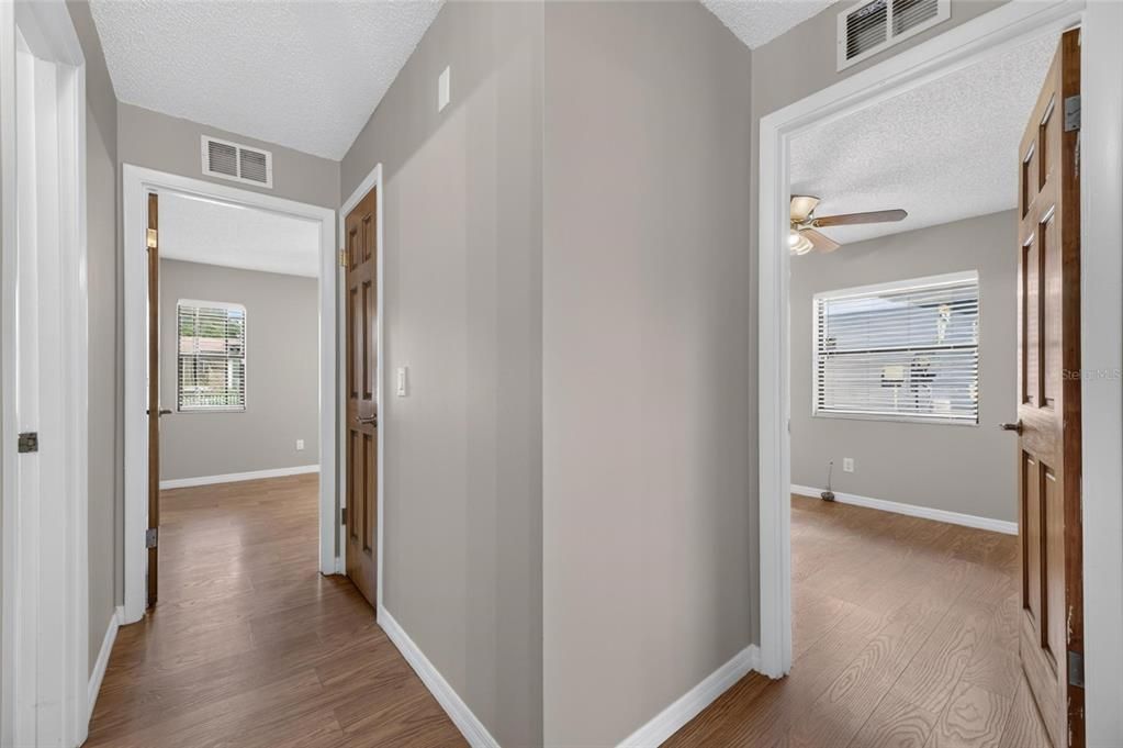 For Sale: $349,900 (3 beds, 2 baths, 1272 Square Feet)