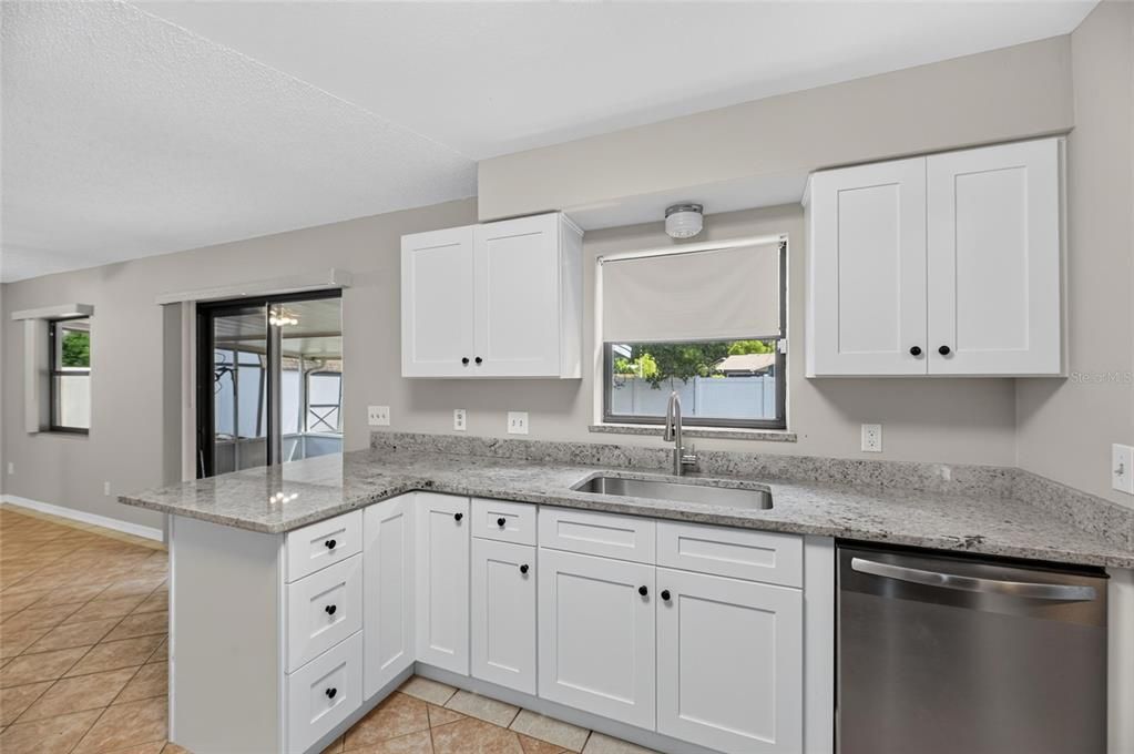 For Sale: $349,900 (3 beds, 2 baths, 1272 Square Feet)