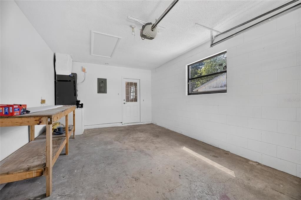 For Sale: $349,900 (3 beds, 2 baths, 1272 Square Feet)
