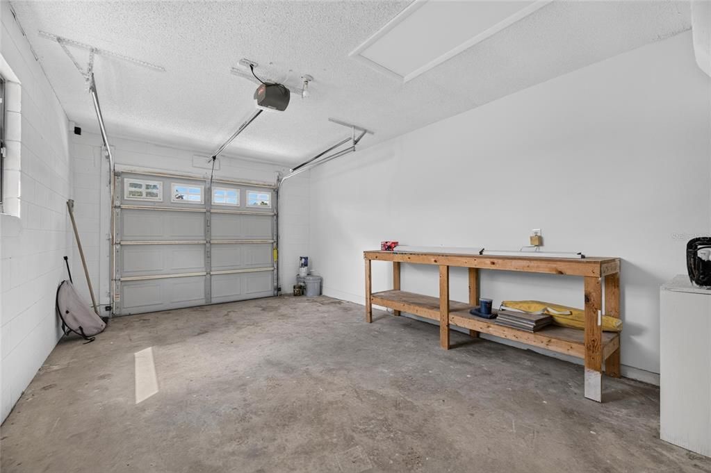 For Sale: $349,900 (3 beds, 2 baths, 1272 Square Feet)