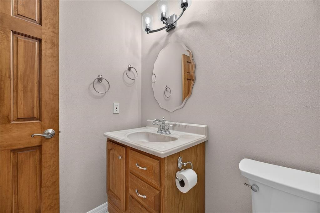 For Sale: $349,900 (3 beds, 2 baths, 1272 Square Feet)