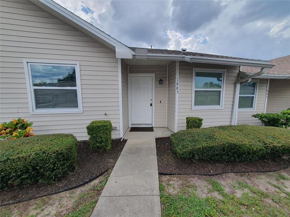 For Rent: $1,950 (2 beds, 2 baths, 1000 Square Feet)