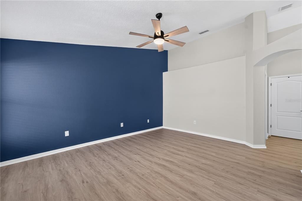 For Sale: $489,000 (3 beds, 2 baths, 2074 Square Feet)