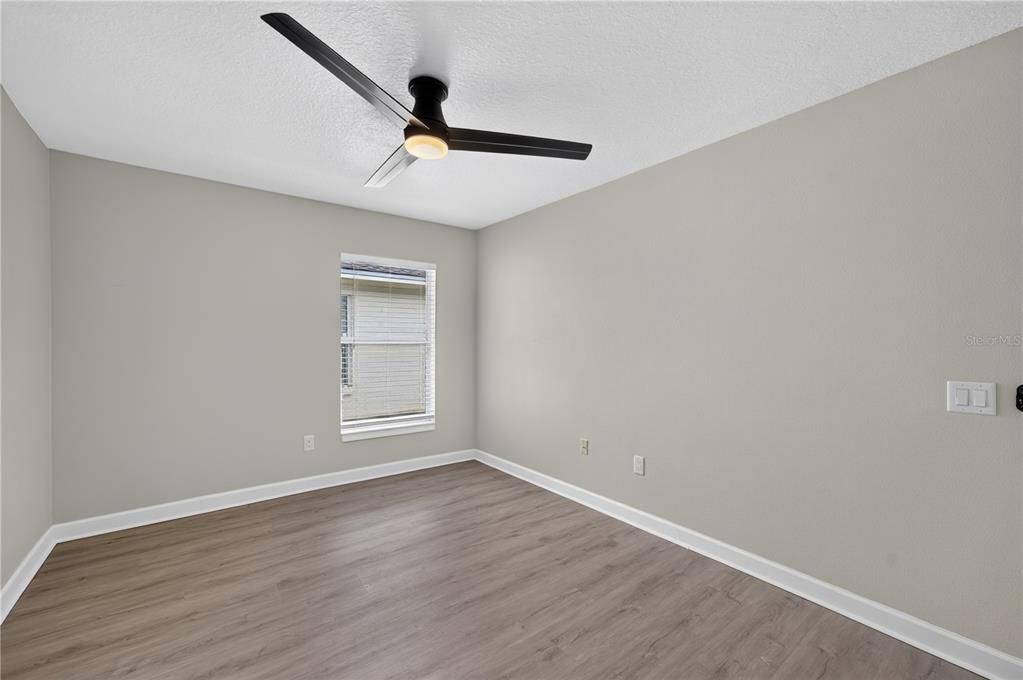 For Sale: $489,000 (3 beds, 2 baths, 2074 Square Feet)