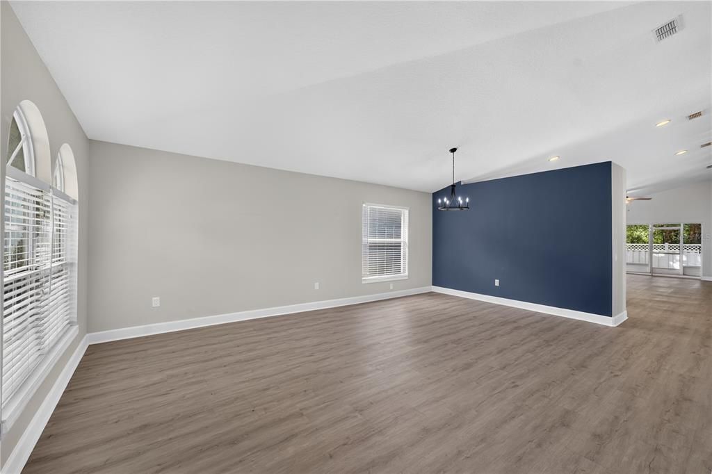 For Sale: $489,000 (3 beds, 2 baths, 2074 Square Feet)