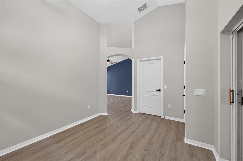 For Sale: $489,000 (3 beds, 2 baths, 2074 Square Feet)