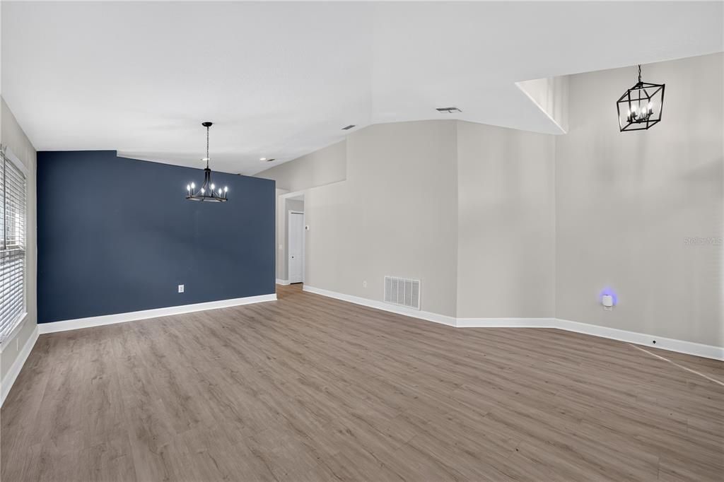 For Sale: $489,000 (3 beds, 2 baths, 2074 Square Feet)
