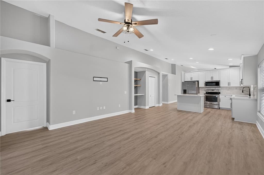 For Sale: $489,000 (3 beds, 2 baths, 2074 Square Feet)