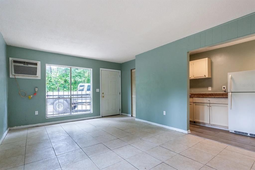 For Rent: $900 (1 beds, 1 baths, 612 Square Feet)