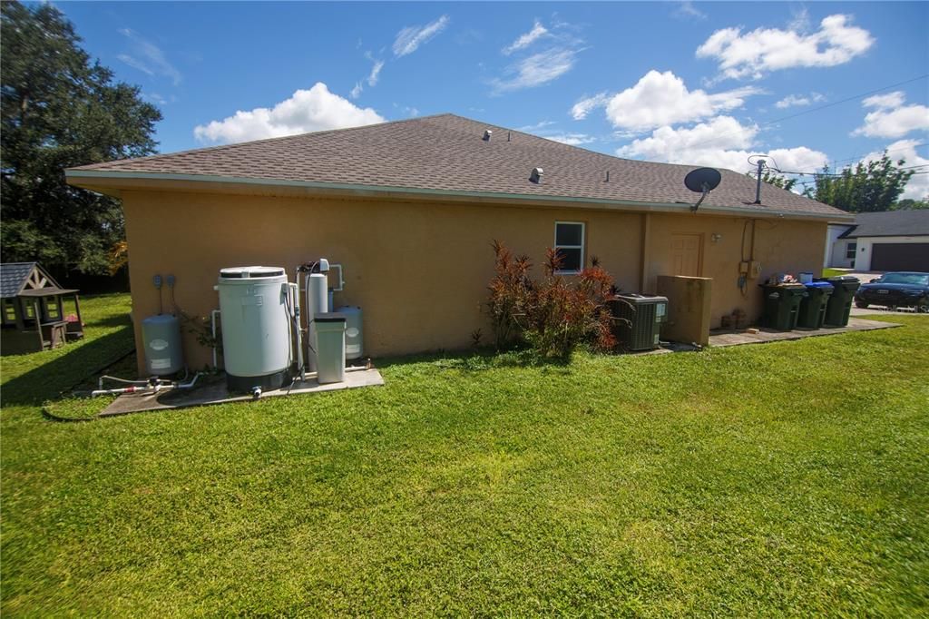 For Sale: $289,990 (3 beds, 2 baths, 1499 Square Feet)