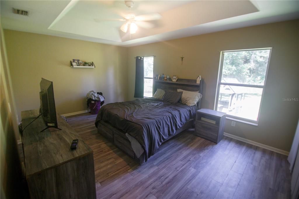 For Sale: $289,990 (3 beds, 2 baths, 1499 Square Feet)