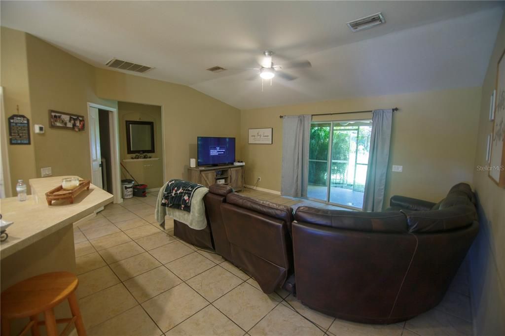 For Sale: $289,990 (3 beds, 2 baths, 1499 Square Feet)