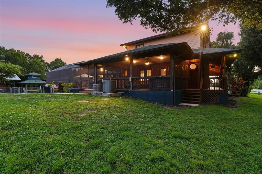 For Sale: $525,000 (6 beds, 3 baths, 2664 Square Feet)