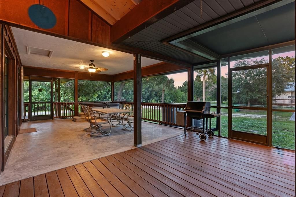 For Sale: $525,000 (6 beds, 3 baths, 2664 Square Feet)