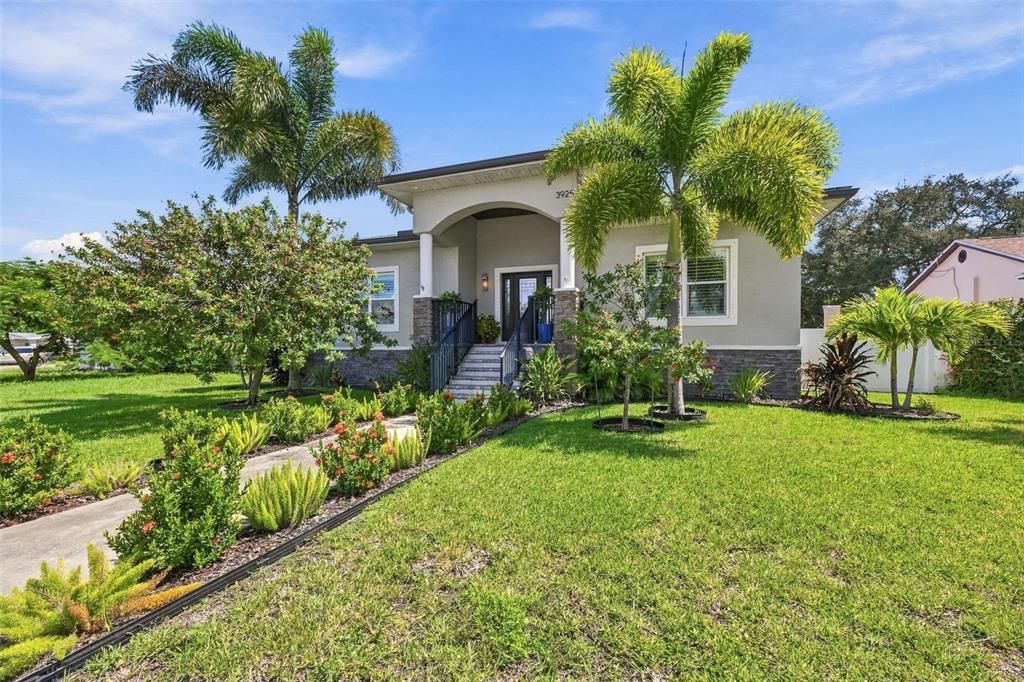 For Sale: $1,175,000 (3 beds, 2 baths, 2236 Square Feet)