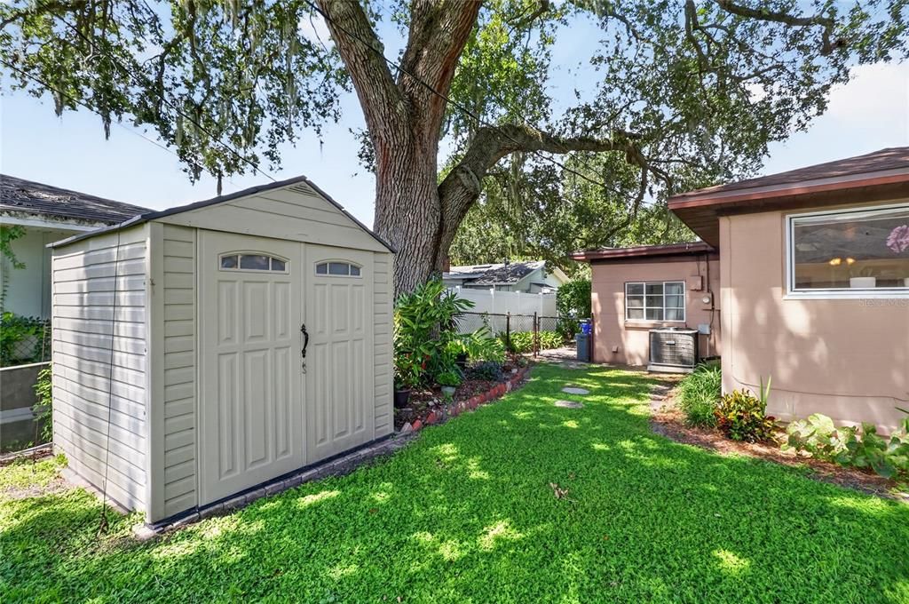 For Sale: $300,000 (3 beds, 2 baths, 1782 Square Feet)