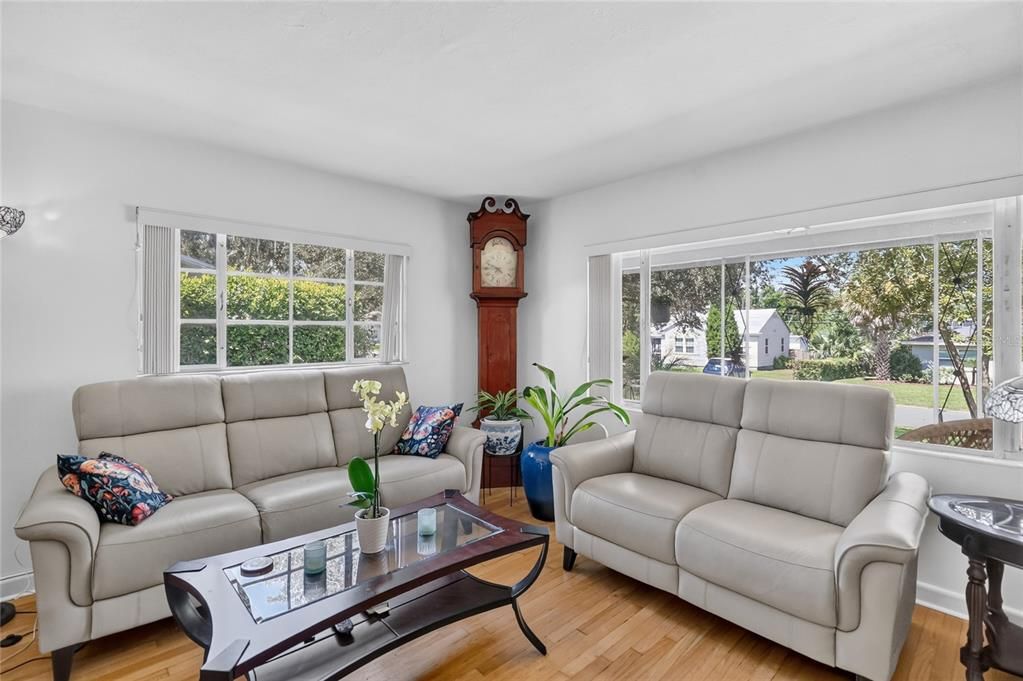 For Sale: $300,000 (3 beds, 2 baths, 1782 Square Feet)