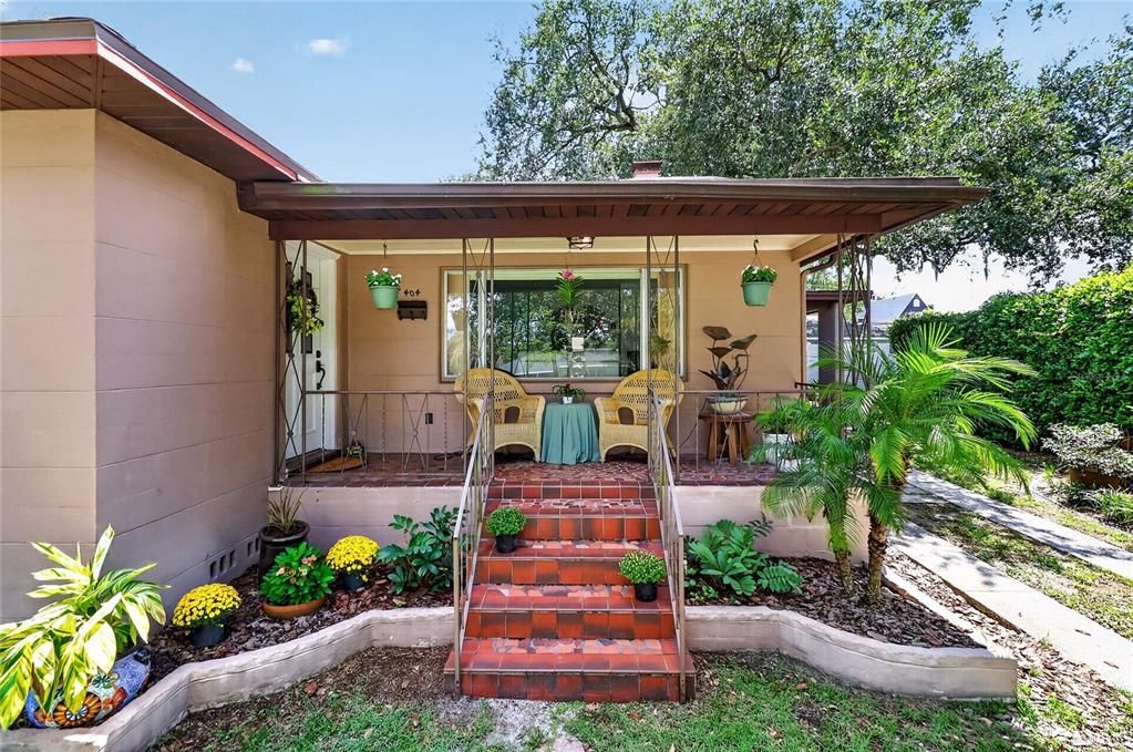 For Sale: $300,000 (3 beds, 2 baths, 1782 Square Feet)